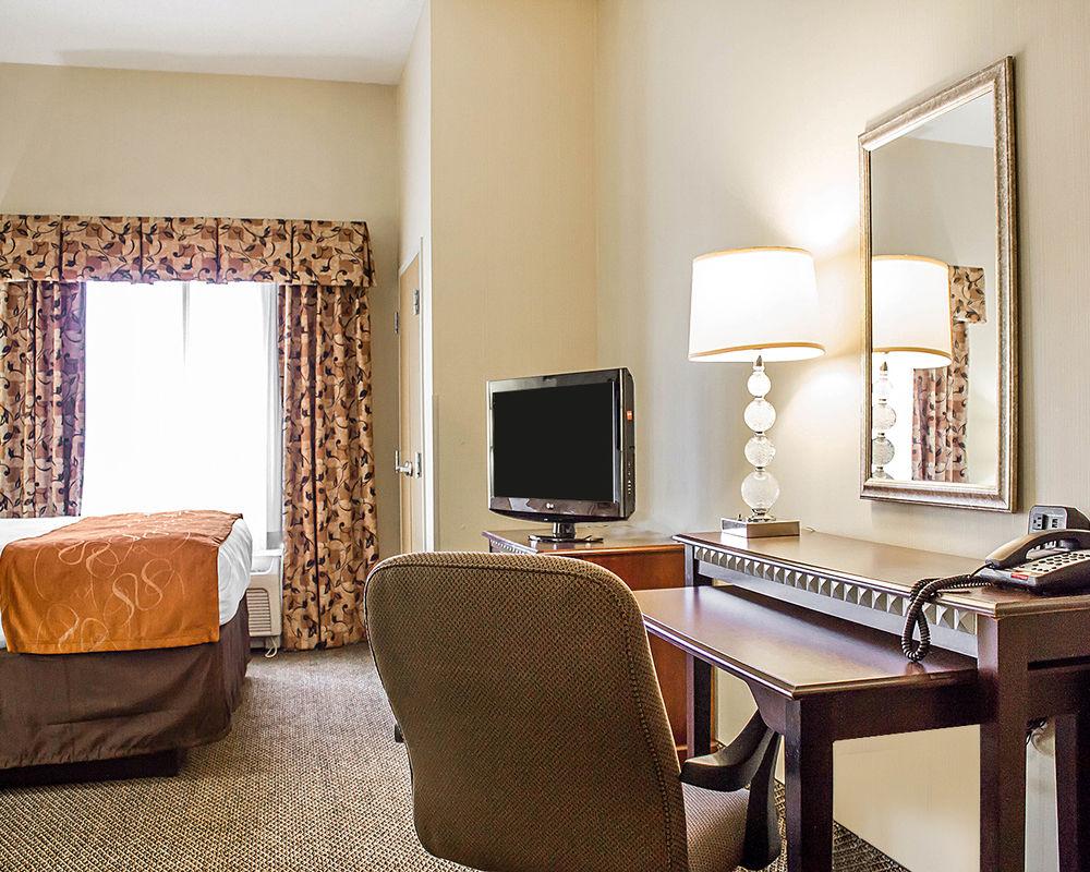 Holiday Inn - Cheshire - Southington By Ihg Εξωτερικό φωτογραφία