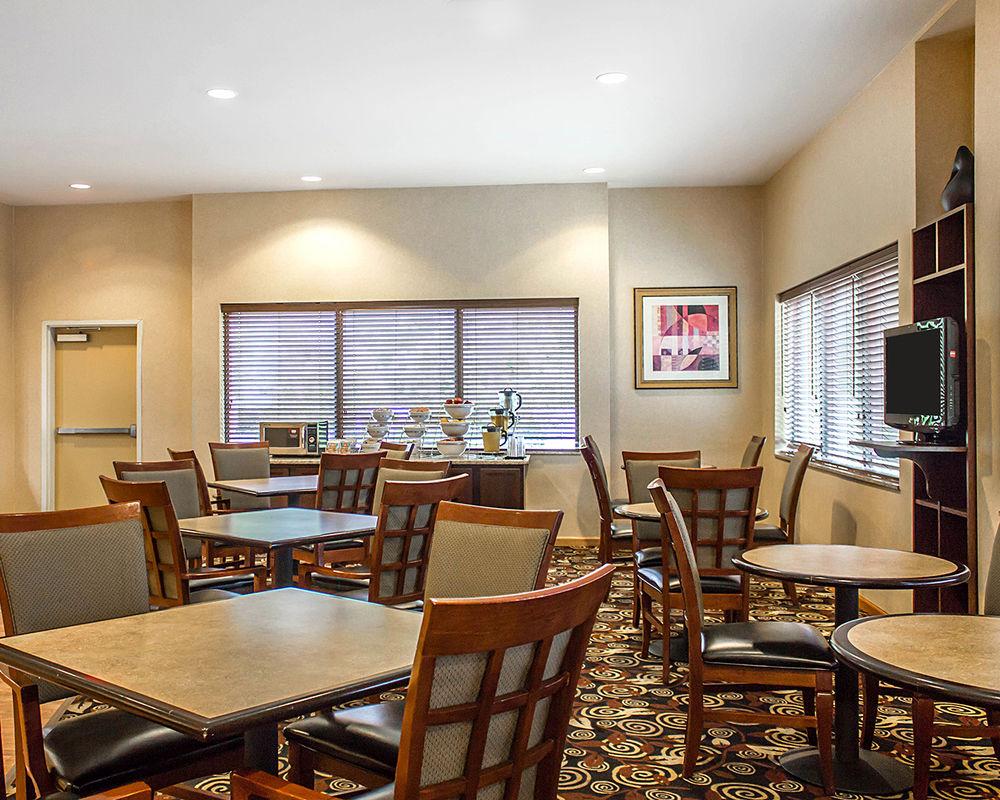 Holiday Inn - Cheshire - Southington By Ihg Εξωτερικό φωτογραφία