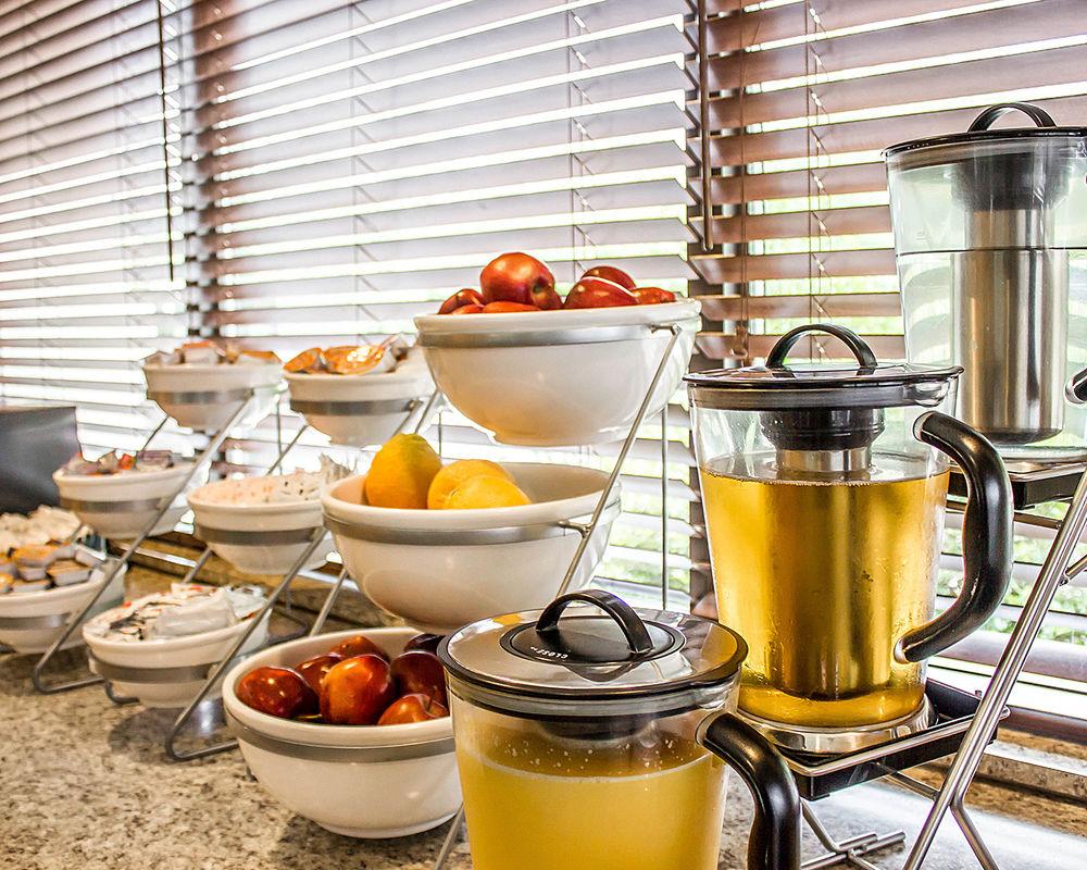Holiday Inn - Cheshire - Southington By Ihg Εξωτερικό φωτογραφία
