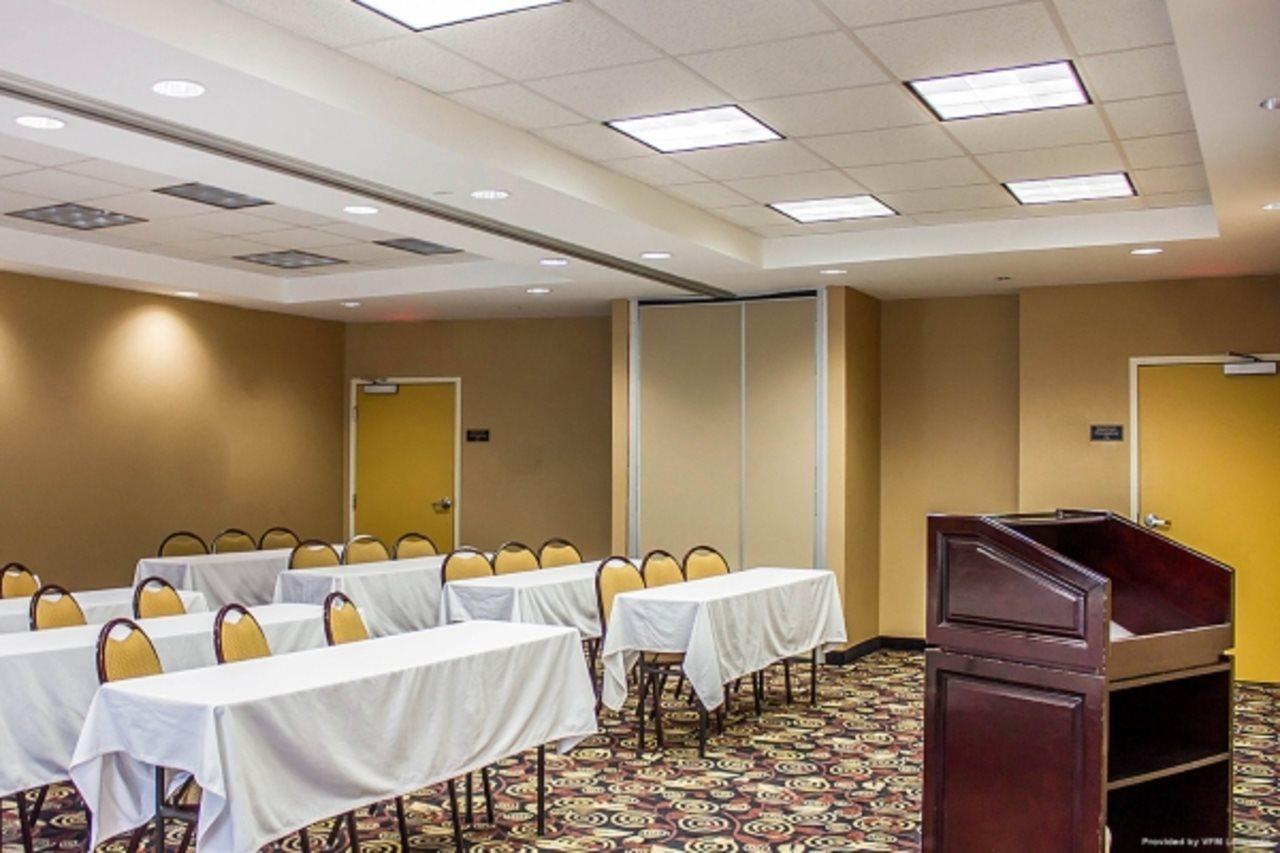 Holiday Inn - Cheshire - Southington By Ihg Εξωτερικό φωτογραφία