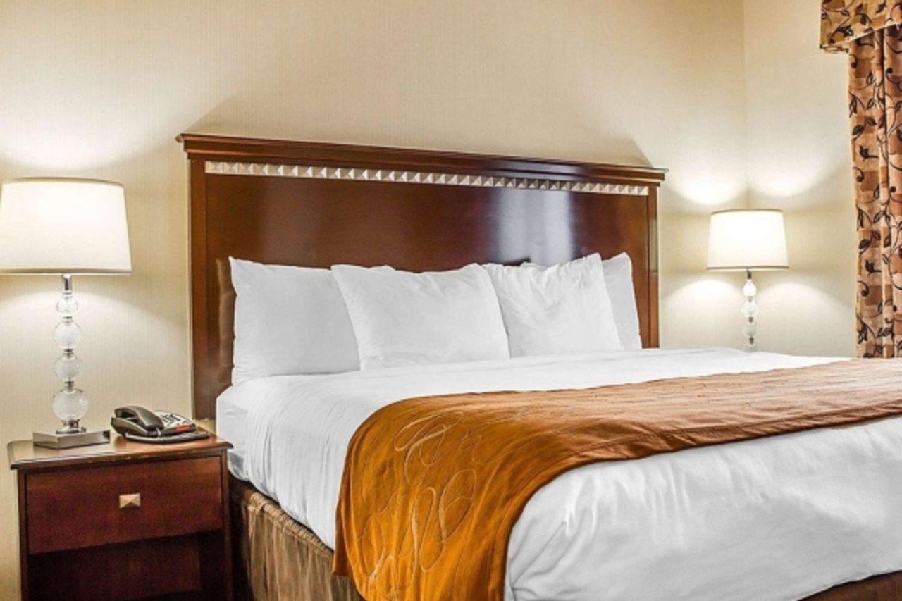 Holiday Inn - Cheshire - Southington By Ihg Εξωτερικό φωτογραφία