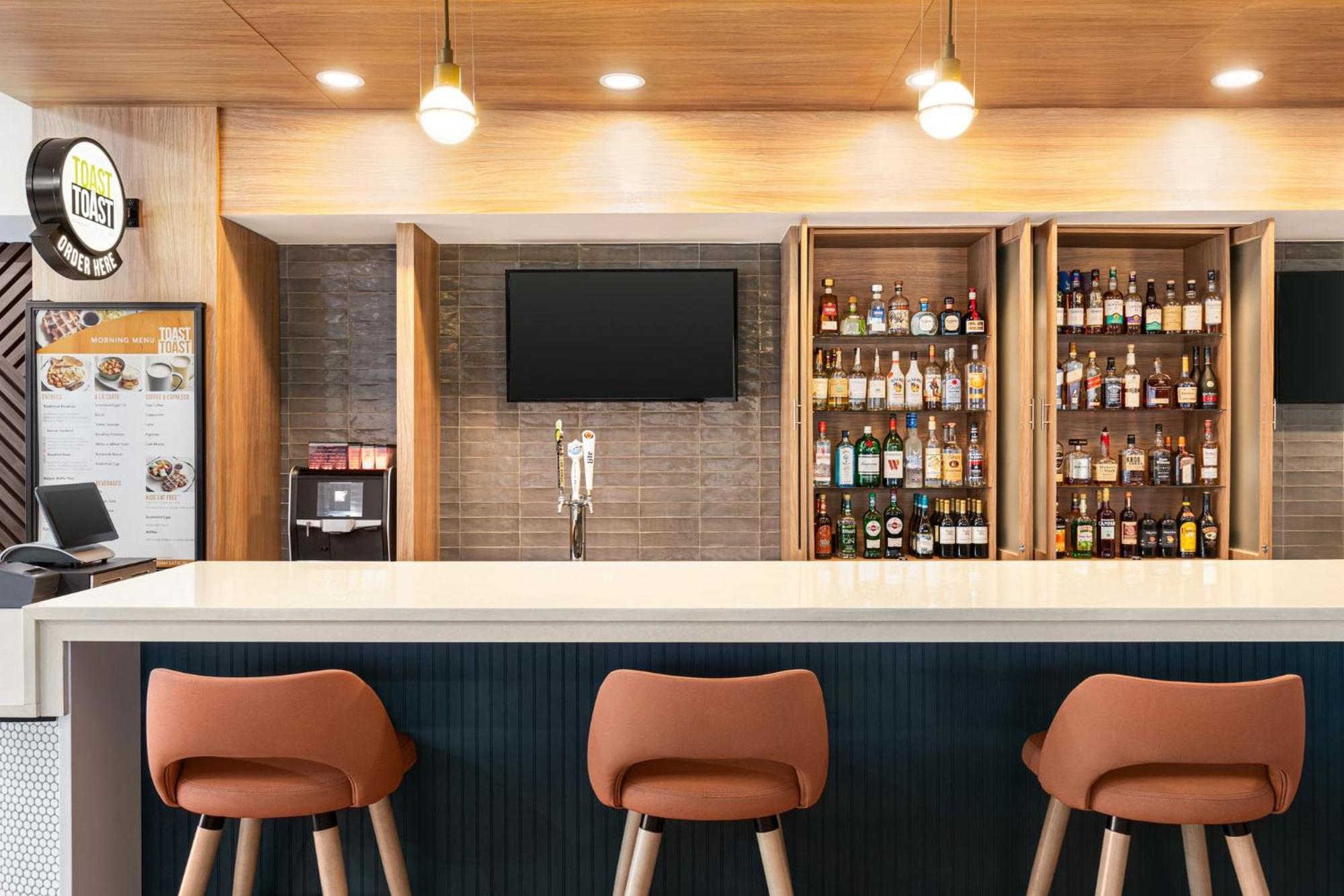 Holiday Inn - Cheshire - Southington By Ihg Εξωτερικό φωτογραφία
