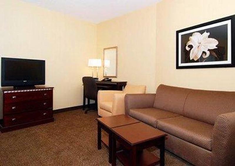 Holiday Inn - Cheshire - Southington By Ihg Εξωτερικό φωτογραφία